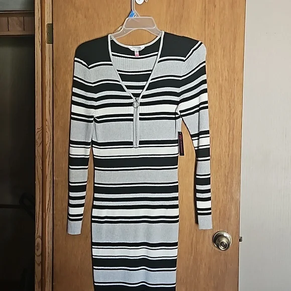 No Boundaries | Dresses | Juniors Metallic Strip Long Sleeve Dress By No Boundaries | Poshmark No Boundaries | Dresses | Juniors Metallic Strip Long Sleeve Dress By No Boundaries | Poshmark